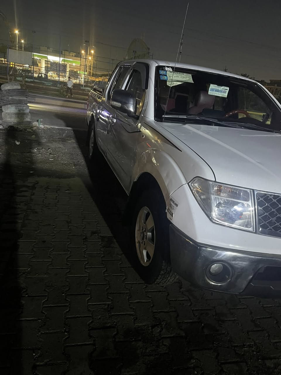 السلام للبيع موديل 2013  نيفاره محرك مجفت بس رنكات سعر شده وبيه مجال ***********
