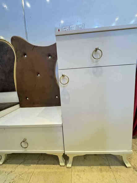 غرفه نوم 9قطع السعر 650
عنوان نجف النجف
