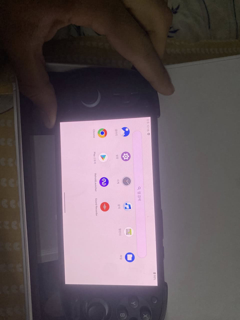 شاشة OLED: ألوان حيوية وتباين مثالي لتجربة بصرية لا تُقارن.
أداء خارق: معالج Snapdragon 865 وذاكرة 128GB RAM، قادر على تشغيل محاكيات PS2, PSP, GameCube, Wii وسويتش (Switch) بكفاءة عالية.
تحكم احترافي: عصي تحكم Hall Effect (مقاومة للانجراف) مع إضاءة RGB قابلة للتخصيص.
نظام حديث: يعمل بنظام Android 13 مع واجهة ريترويد المخصصة لتنظيم مكتبة ألعابك بسهولة.السعر ١٠٠ الف للتواصل خاص


**إذا كنت صاحب هذا الإعلان وتريد حذفه لأي سبب، رجاءا أرسل رسالة إلى الدعم الفني**