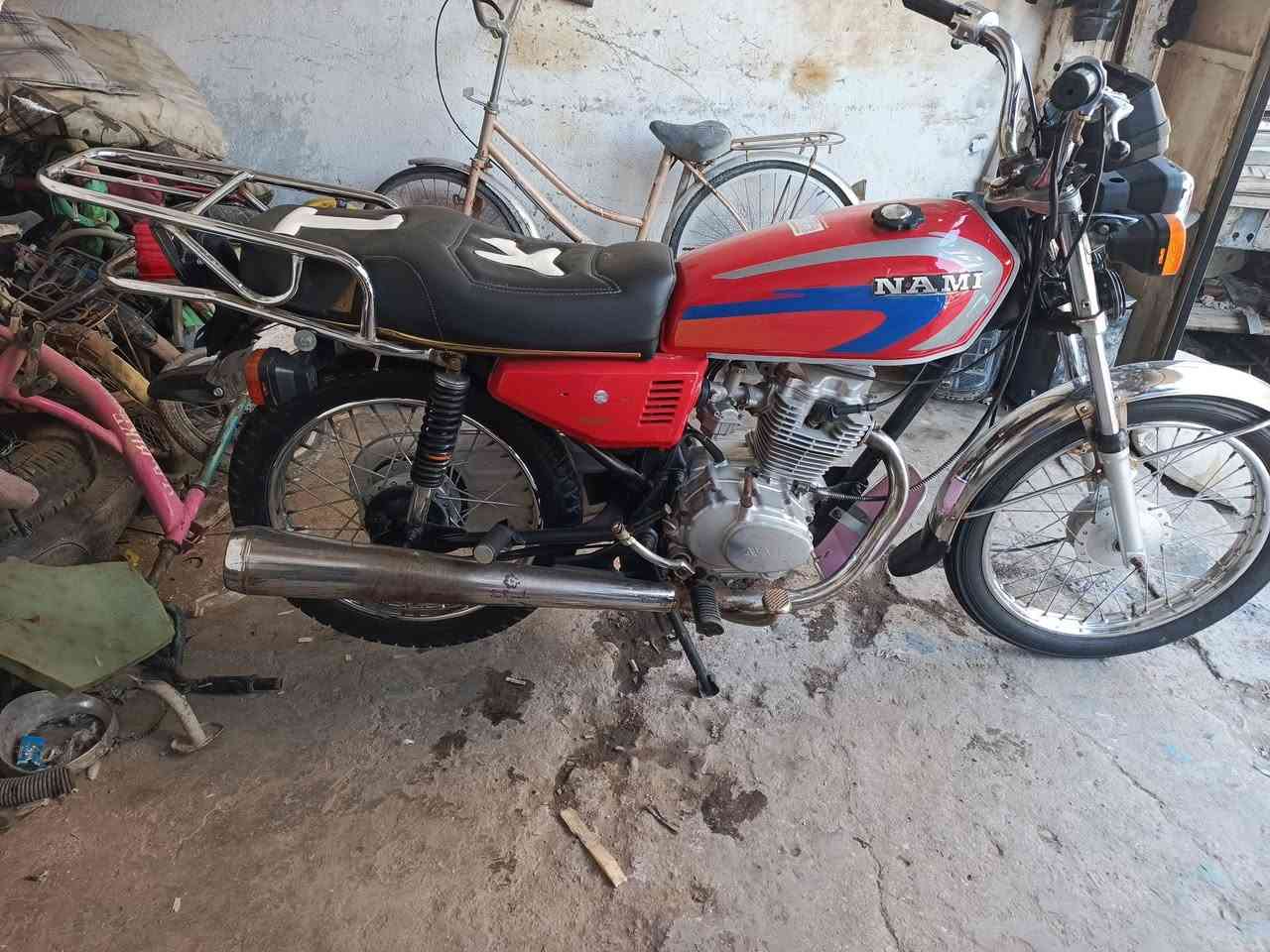 سلام عليكم اربعه كير ارشه اوراق أصولي وكامله شاصي 2015 وتعمير جديد كهربائيات كلهه شغاله دراجه جاهزة وكلها شغاله مابيهه اي نقص نضافتهه نفس البصوره مكانها الديوانيه مامتواجد ع خاص تصل وبيك خير وتدلل ***********
