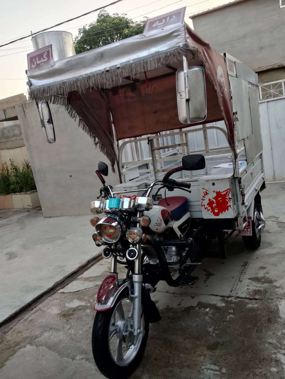 ستوته موديل 22 محرك 26 صفر 
أوراقه كامله بليته 
بيه كمرك 
زوج تايرات جدد جوبلس 
مالت بيت 
جاهزه للشغل 
سعر 1750
***********
