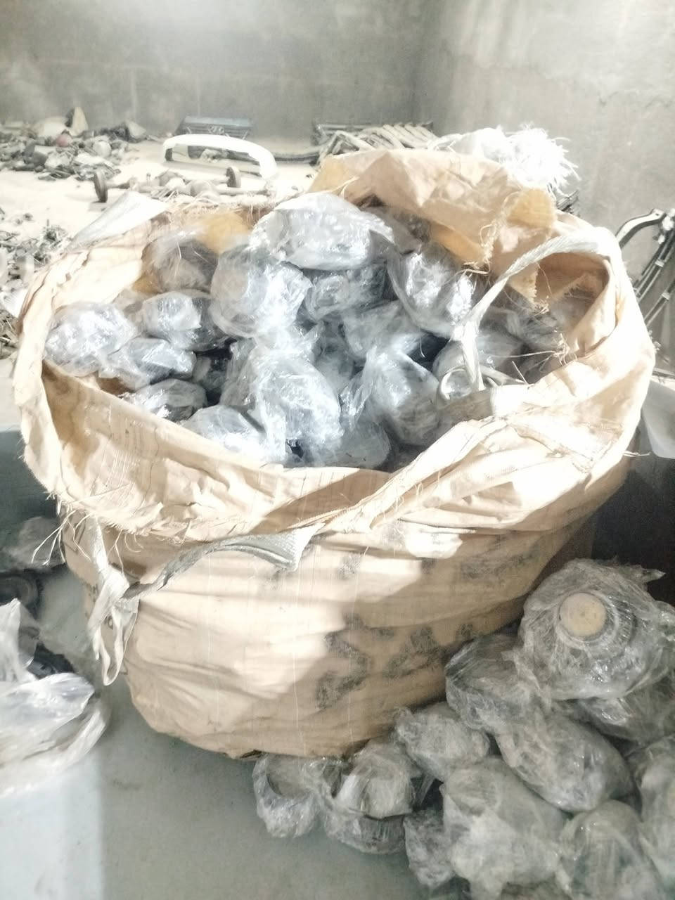 السلام عليكم للبيع سماعات جمله تفصيخ مشكل بيبان امريكي اوباما جارجر جيب ترفرس جارنجر جديد جمله للستفسار واتساب ***********
