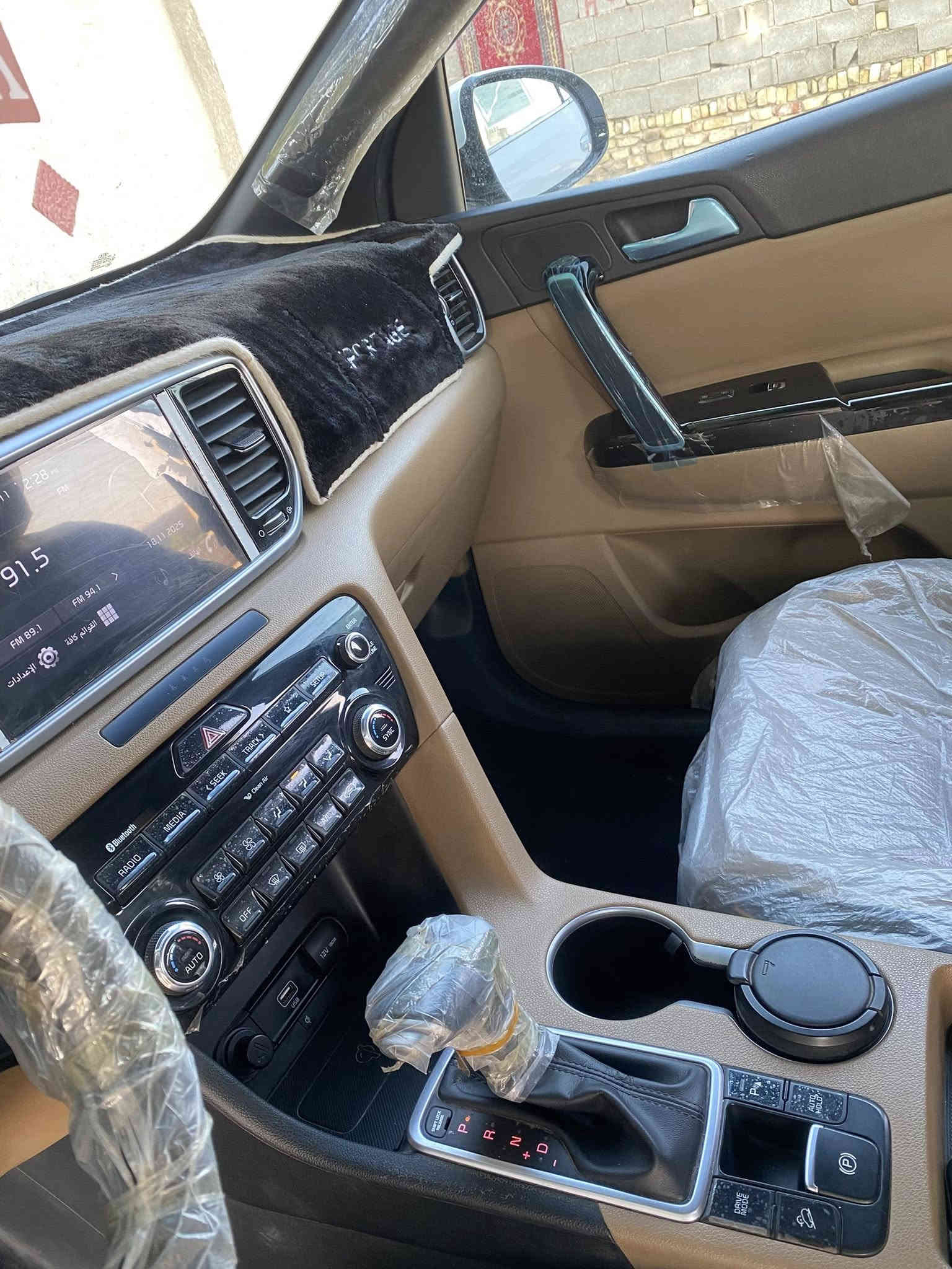 السلام عليكم 

سبورتج 2021 جيتي لاين 

فول مواصفات 1/1 معروفه مواصفات الجيتي لاين

ماشيه 26الف 

مكفوله كفاله عامه  
بعدهي بلايلونة
سبير منازل ابد
سيارة نضيفه حيل نضافه فول الفول 

مكاني بغداد حيور

للاستفسار 
***********
