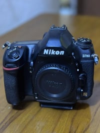 نيكون ٧٨٠ • كاميرا