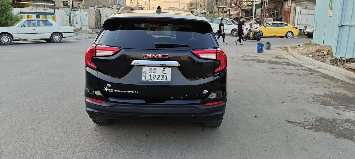 جمسي تيران 2022
قم بغداد باسمي
سيارة حادثة بنيد
ماشية ٩٠ واكثر
مواصفات sle
سيارة جاهزه من كلشي
بصمة هيتر مقاعد نقطة عمية وباقي المواصفات 
مكانه بغداد
***********
