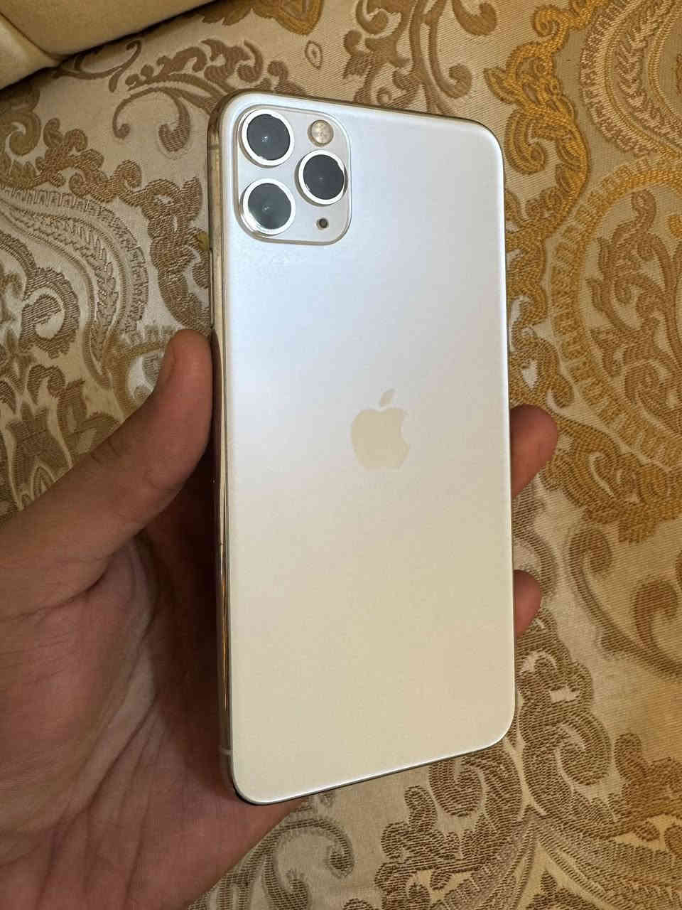 آيفون 11 برو ماكس..لون ابيض 

جهاز شرط كفالة بلادي ما مفتوح نهائيا ع وضع البلاد ما مبدل بي اي شي وتر بروف .

بطارية 82%…ذاكرهه 256

مكاني نجف حي السلام 

السعر 290 وبي مجال 

***********

جهاز بلادي مكفول …
