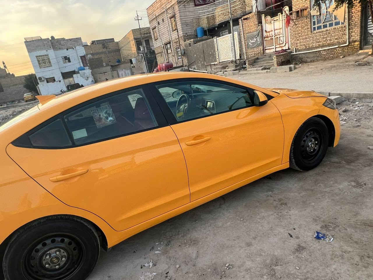 سلام عليكم سياره لانترا البيع مديل 18 رقم ذي قار رقم ب اسمنه ضرر بنيد وحادث داخل العراق قبق جنطه ماشيه 140 ميل مامتواجد ب الخاص شراي تصل على الرقم ***********
