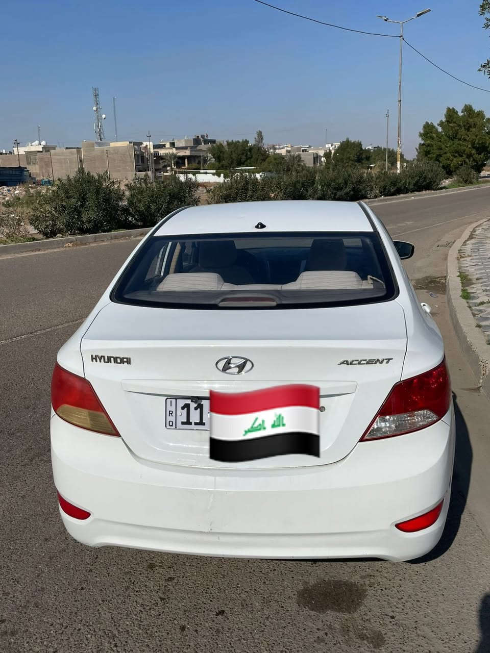 اكسنت موديل ٢٠١٣ للبيع محرك ١٦٠٠ رقم بغداد بأسمي بيها دوسة صبغ فقط العنوان الكرخ ***********
