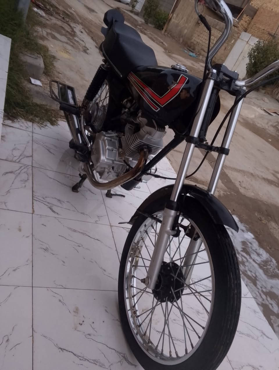 سلام عليكم دراجه نامه شلامجه شاصي 20  محرك 25. الدراجه جديد كفاله عامه اوراق.  دراجه. بل حقيقه احله من الصوره مكاني حله ابو غرق رقم الهاتف ***********
