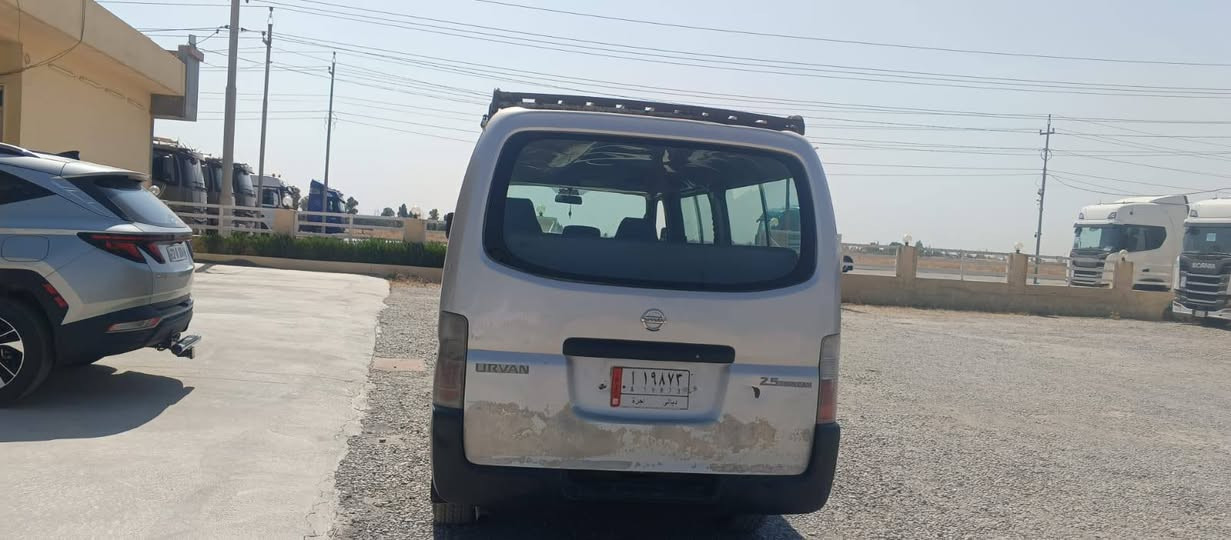 سلام عليكم 
نيسان لبيع مويدل 10 سياره خير من الله كير محرك اكسن كله مكفول جاهزه لشغل بس بيه صبغ بل صفحه طويله وسياره باسمي تحويل ثاني يوم وبيه منظومه غاز 
بكاني بغداد المدائن 
***********
