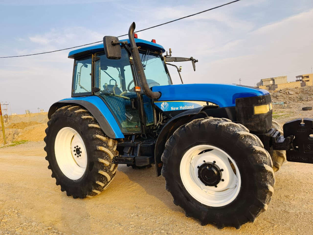 سلام عليكم 
للبيع 
نيهولند حجم120
موديل 2006
رقم أربيل 
السعر 40مليون
التصال(***********
