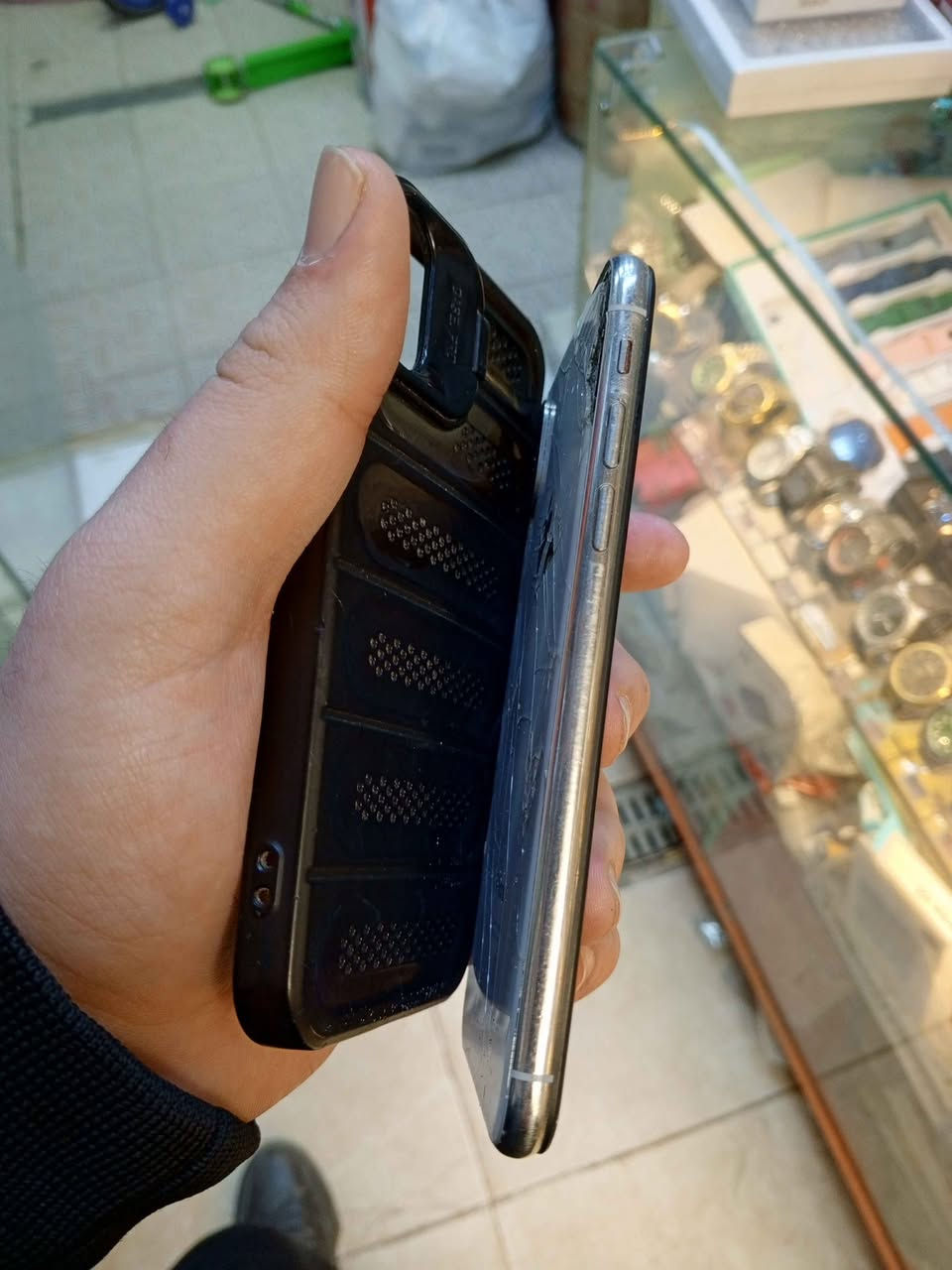 سلام عليكم حبايب 
ايفون اكس ذاكره 64 نموذج m 
بطاريه 100 
مبدل شاشه وبطاريه بصمه وجه واكفه 
كلشي شغال عده بصمه الوجه 
صوت تكنيك اتصال كله شغال حته ماكو رساله شغله مبدله بس اني للامانه اذكر 
السعر 110 وبي مجال 
***********
بغداد الدوره بغداد, العراق
