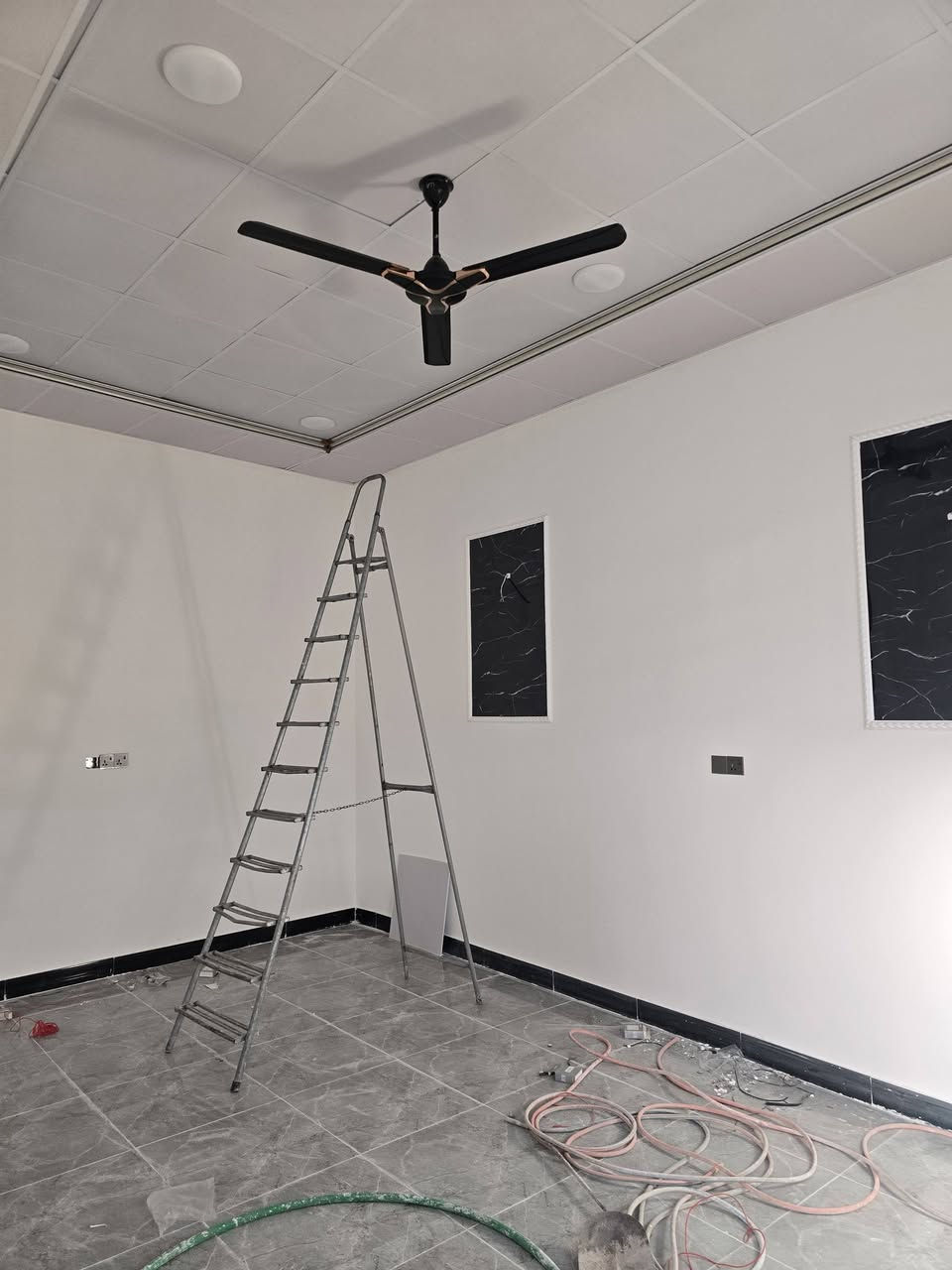 بيت طابو زراعي عراقي ابو خصيب حمدان قريب على شارع الفك ريسي المساح البيت ٢٠٠متر يحتوي على قرفتين وصاله ومطبخ ستقبال وحمام ومدخل حمام خرجي كهربائيّ ماء السعر ٩٥مليون وبي مجال اتصل ***********
