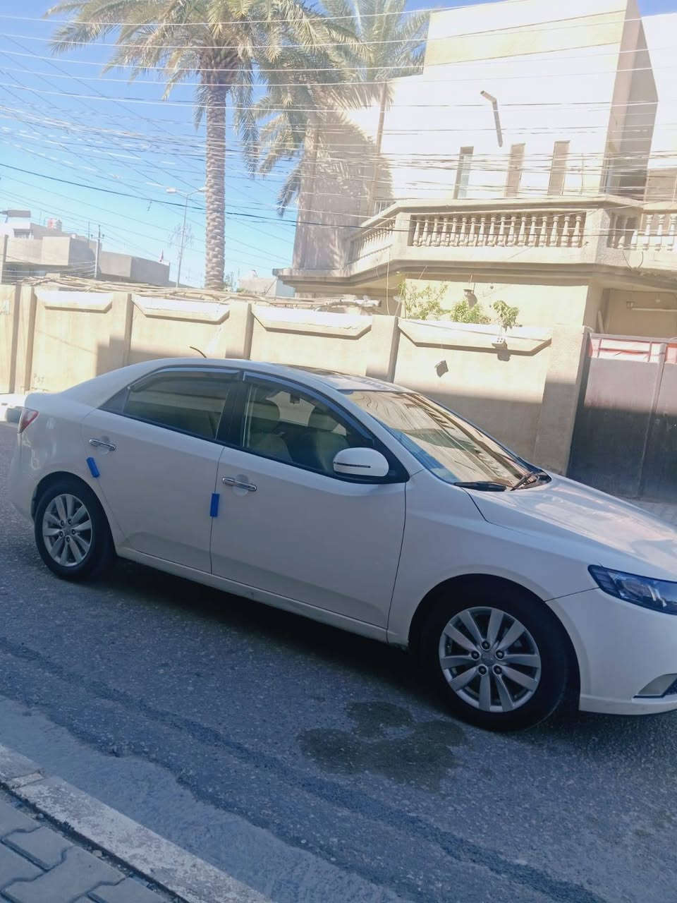 . السلام عليكم سيراتو للبيع موديل 2013وارد خليجي كفاله عن الضربه والتبديل مكينه كير كفاله حجم المكينه 1600 تخم تاير حداديه تبريد ثلج  بسمي تحويل مباشر العنوان  كربلاء السعر.   95. بيها مجال رقم *********** الهاتف
