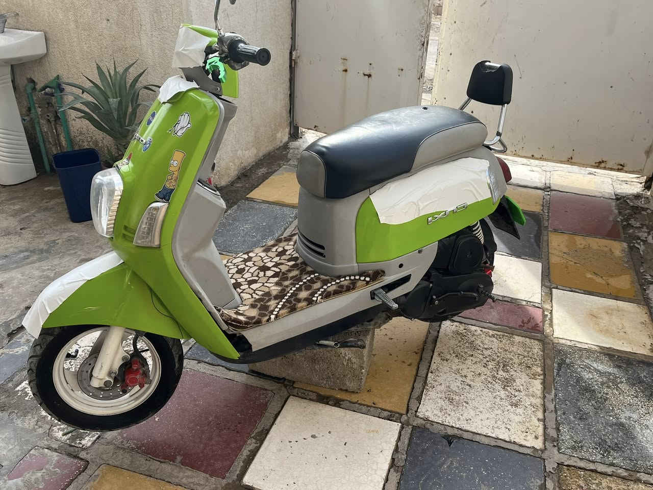 السلام عليكم دراجه ماكس بوليس للبيع 
نضيفه فول المحرك بلاد سبابه ماممدود عليه العنوان تقاطع الساده ***********
