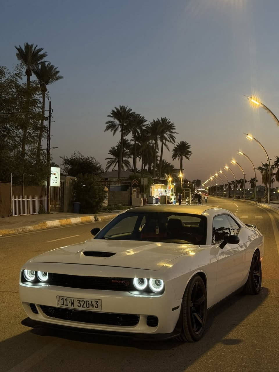 جالنجر 2019 صبغ حـزام السيارة داخل كاربون فايبر  اريد مراوس ب جارجر السيارة كير و مكينة خير من الله كلشي بيها جديد تخم تايرات جديد تخم بلكات تخم نوزلات مجاول  مابيه ولا برغي نقص 
***********
