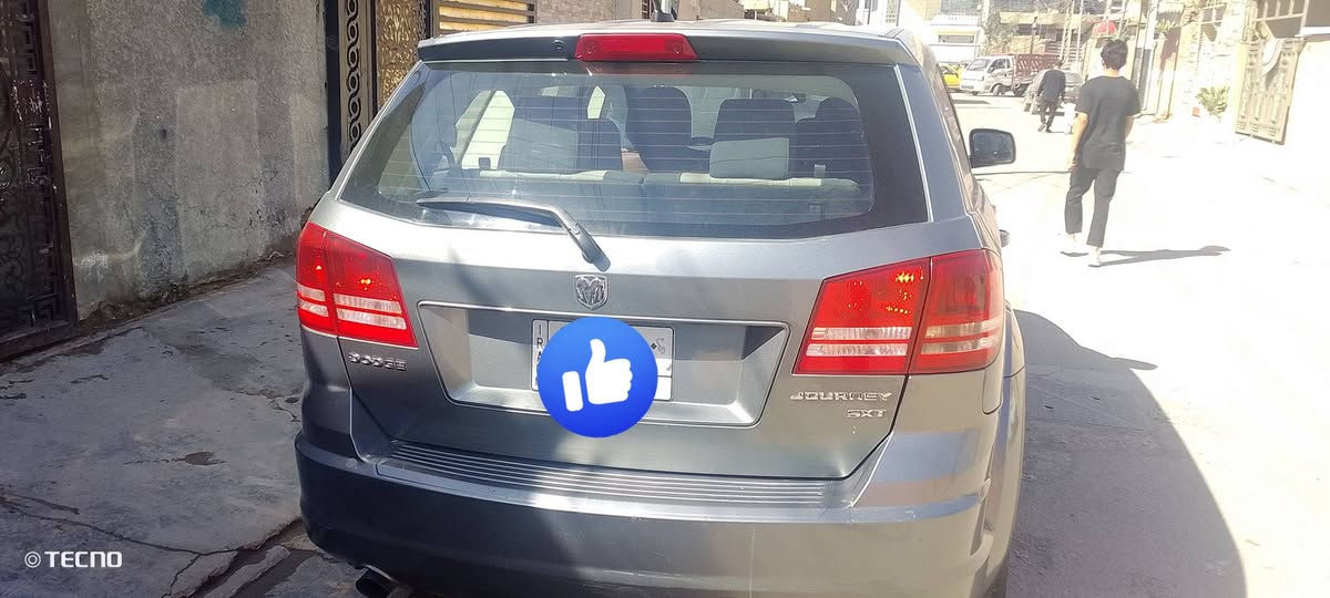 سلام عليكم دوج جورني موديل 2009 
سياره مكفوله من شاصي من مكص 
بيه صبغ قطع بدون دواخل الجماليه فقط
 حادثه من 
امريكيه بس بنيد سياره كله ليبل واحد
مكينه 3500
7راكب
تبريد 3قطع
كروس سرعه
مخزن سريه
لايت اوتو
السعر 110وبيه مجال 
العنوان بغداد حي اور 
*********** اتصال
*********** واتساب فقط
