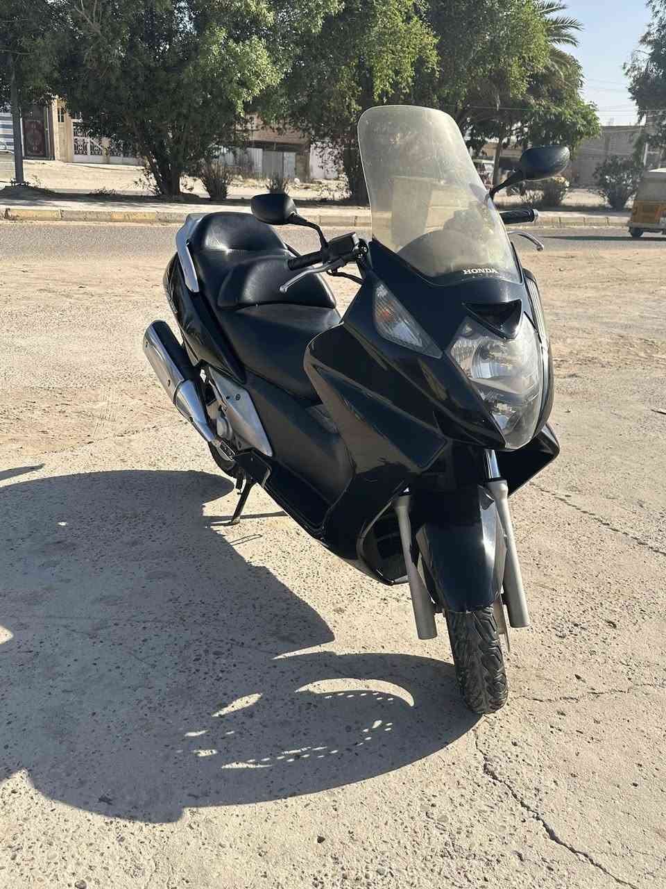السلام عليكم سلفر ونج 400 دراجه كفاله ممفتوحه بلاديه  دراجه منضومه زنون كامله   دراجه شلعه معدل نعومه لاتبخير لاتنقيص لاصوت مابيها نقص معايزه ايشي ادامه كامله سويتها البارحه دهن جديد بلكات اصليه بانزين محسن كله بس شغل وطلع مكاني بغداد ***********

