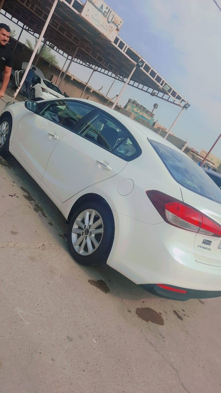 سيراتو 18خليجي كامرة خلفي أسويج تخكم ستيرن الظرر جاملق أمامي يمنة مصبوغ السعر13500السيارو بأسمي رقم أربيل/الأتصال/***********
