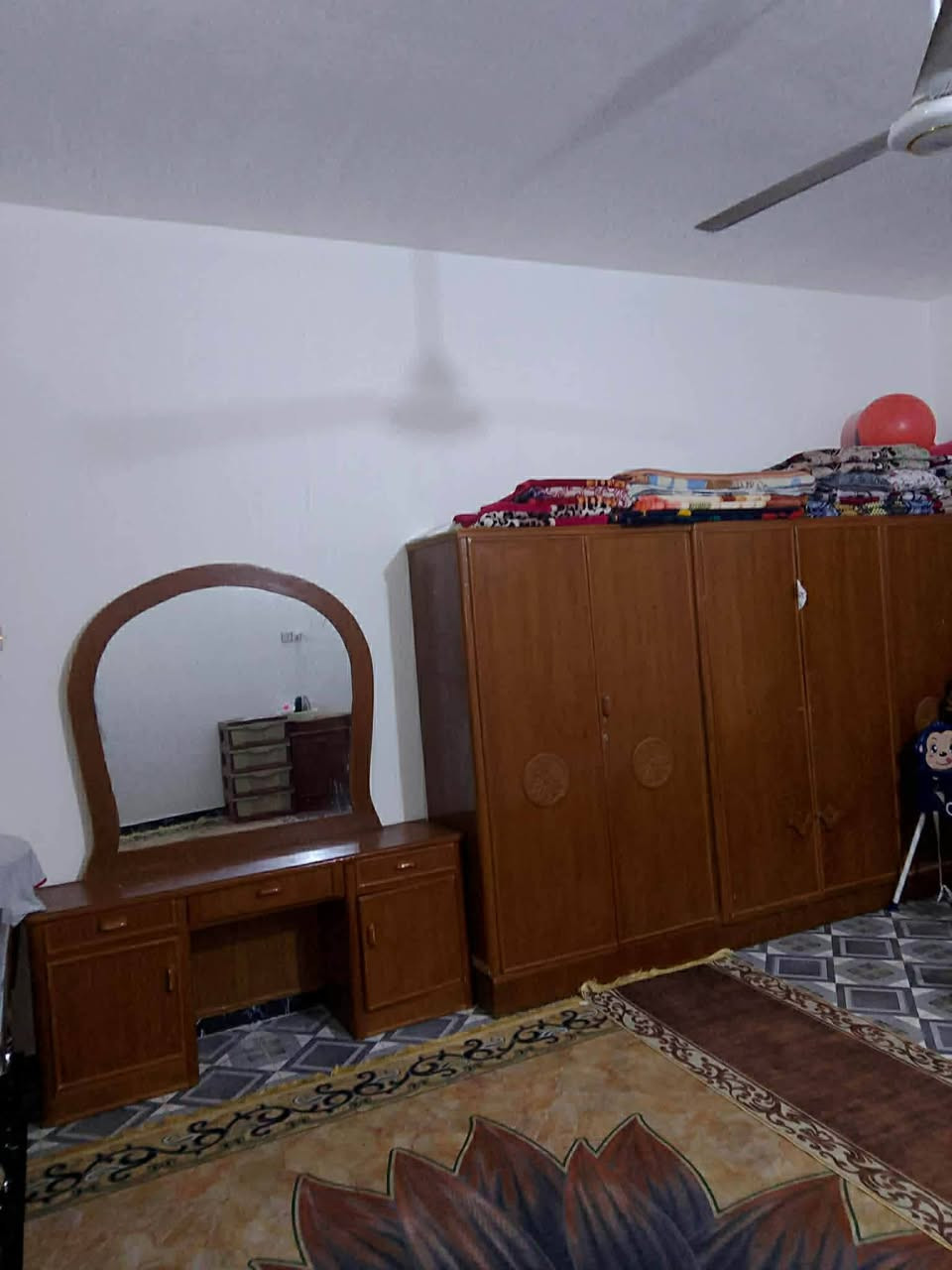 دار مساحة 160 متر طابو زراعي سند 25 تحويل مباشر حله ورديه سيف سعد مقابل شارع المشجر خلف عيادة دكتور احمد الجمل وسط حي سكني متكامل كافة الخدمات شارع عرضه 10 متر السعر 40 مع المجال للاستفسار ***********
