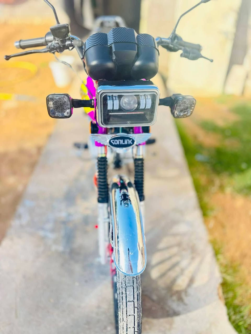 سولنك 2025
محرك 200 جواكيج 

شاشه تعرض فيديو نضامين 

بيع ومراوس 

بصمه وسويج اوراق 

الخاص مفتوح 

رقمي 

***********
