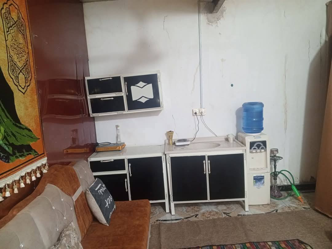 بيت طابو صرف مساحه 300 ناحيه الفضليه حي مدني ثاني مقابيل مدرسه محمد الباقر الصدر سعر ١٢٨  بناء طابوك سقف كونكريت اول طابق غرف 2 مطبخ صاله صحيات طارمه ديوانيه ثاني طابق غرف 2 صاله صحيات بناء ثرمستون سقف سندويش خدمات ماء كهرباء شارع تبليط مجاري مدارس وتصال عله رقم *********** وتصال عله واساب
