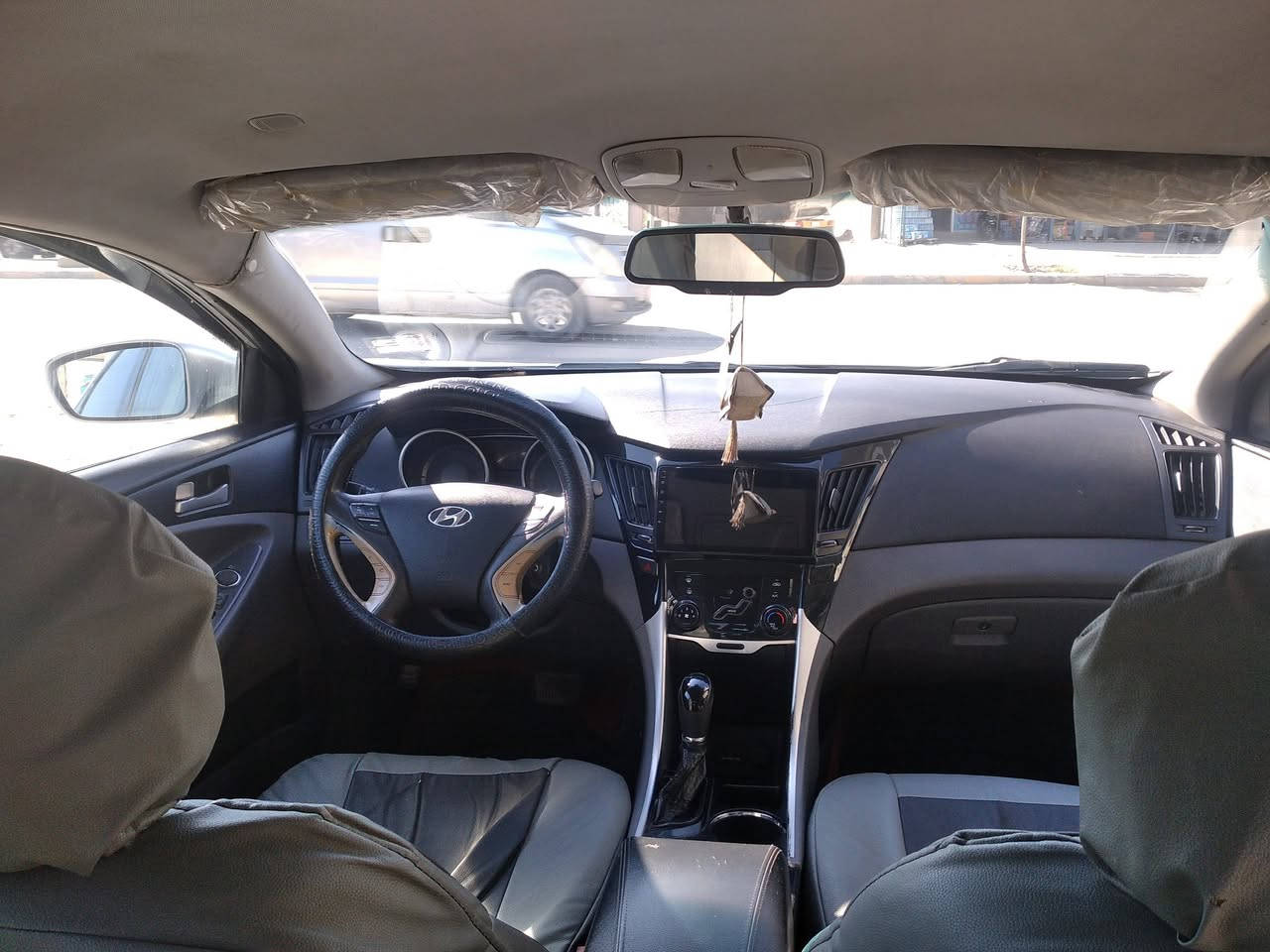 سلام عليكم سياره سوناتا ٢٠١٢ للبيع السعر ٨٣ وبيه مجال السياره مكفوله من كلشي حادثه بسيط وارد امريكي مكينه مكفوله حداديه جديده السياره مابيه اي نقص رقمي *********** العنوان حله بابل
