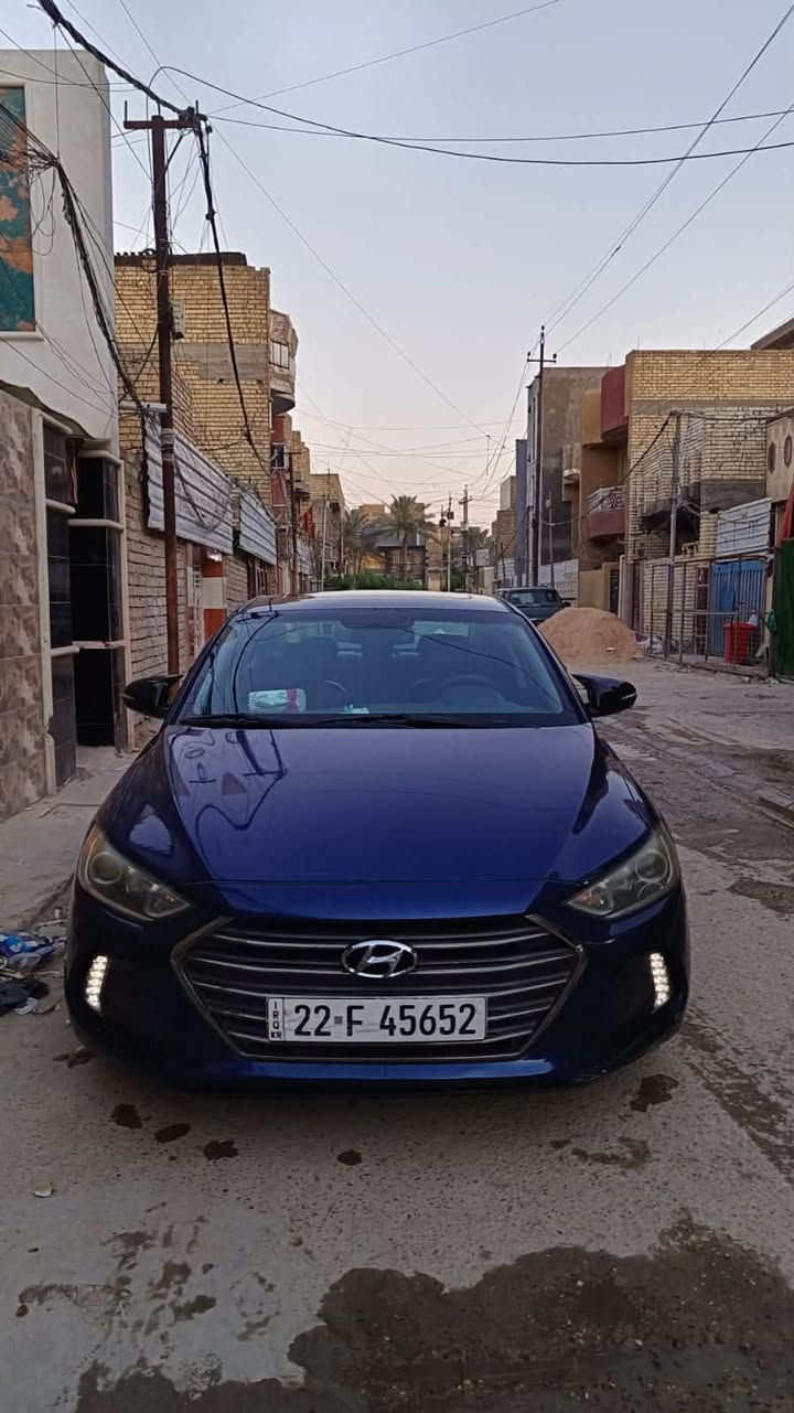 السلام عليكم الانتر موديل ١٧ امريكي بدون حادث فقط طخه بسيطه موضح بصور سونار جديد فول موصفات لمتت 
رقم اربيل هزه وسنويه جديده بسمي تحويل ثاني يوم محرك ٢٠٠٠ سيارة جاهزه***********‬ اتصال او وتس اب بغداد الشعلة السعر ١٢٧ وبيه مجال
