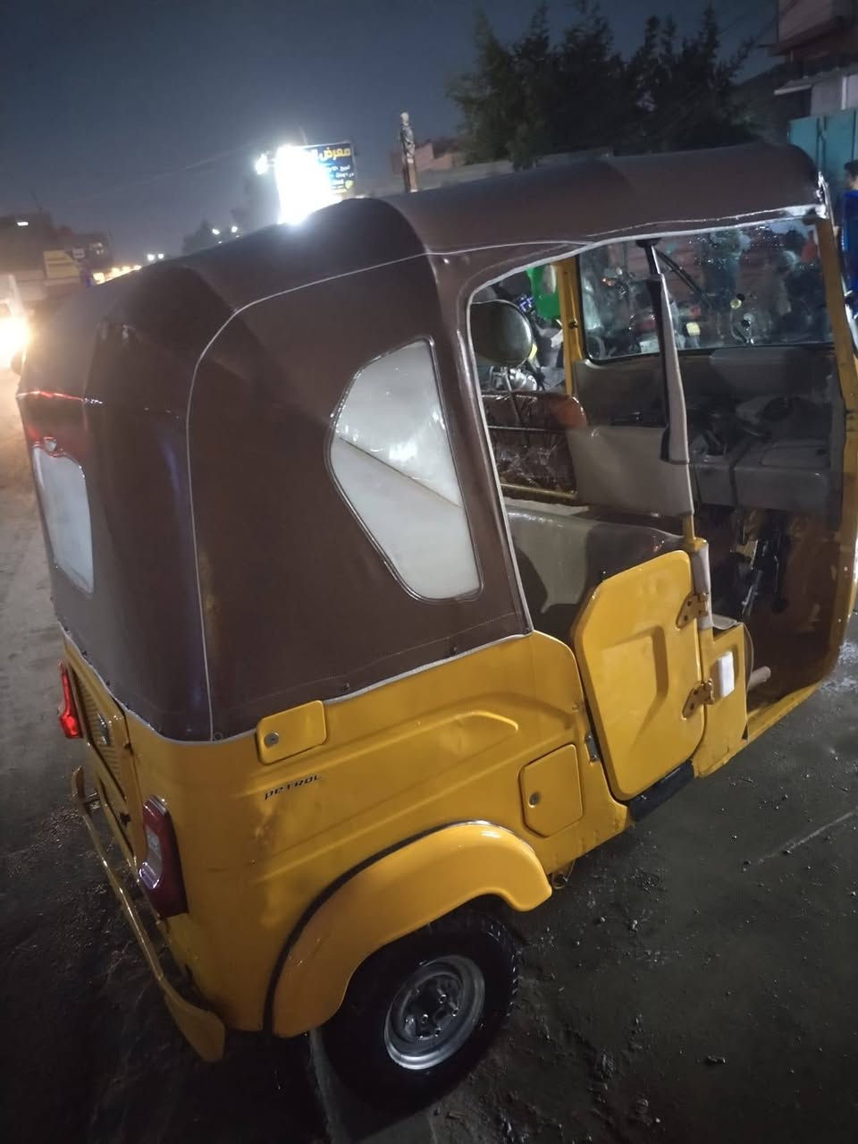 سلام عليكم تكتك موديل ٢١ مكينه وكشر مكفولات بدون أوراق ضايعه ستفسار على رقم *********** بغداد شعب قرب محطه سما بغداد رقم بي وتساب
