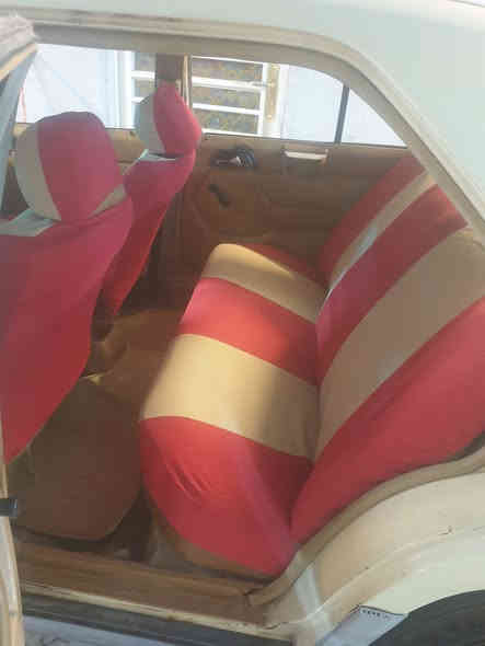 مارسيدس دب
كير محرك بطه 2500
السياره بسمي مشروع وطني 
مانقصه شي سعرها 45 وبيها مجال او امروس 
***********
