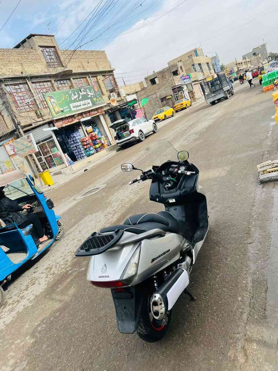 سلام عليكم دراجه سلفر ونج ٤٠٠ مكينه مكفوله الكفر كدام عينك نضيف مكاني بغداد الشماعيه ***********
