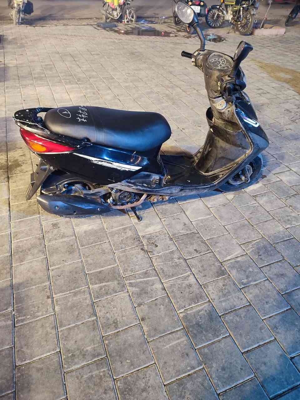 دراجه بريز للبيع
مكينه ناعمه شلعه ومعدل
كفرات اصليه
شغاله سلف وهندر 
كهربائيات كلهه شغاله 
دراجه مابيهه نقص 
السعر 500
المكان مدينه الصدر 
شراي اتصل ما متواجد ع النت 
***********
