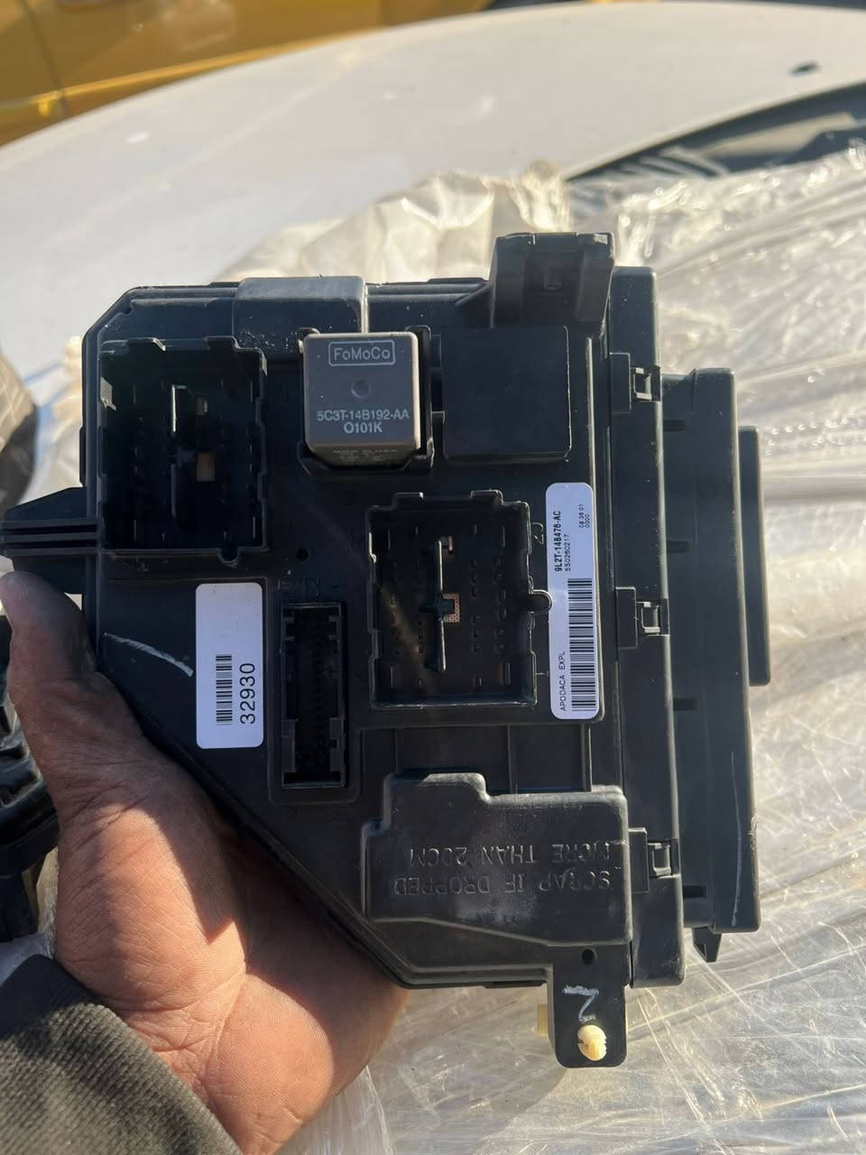 غراض فورد اكسبلوره موديل 2010
كصه جديده هيه وغراضها  سياره كامله
***********
اتصل
