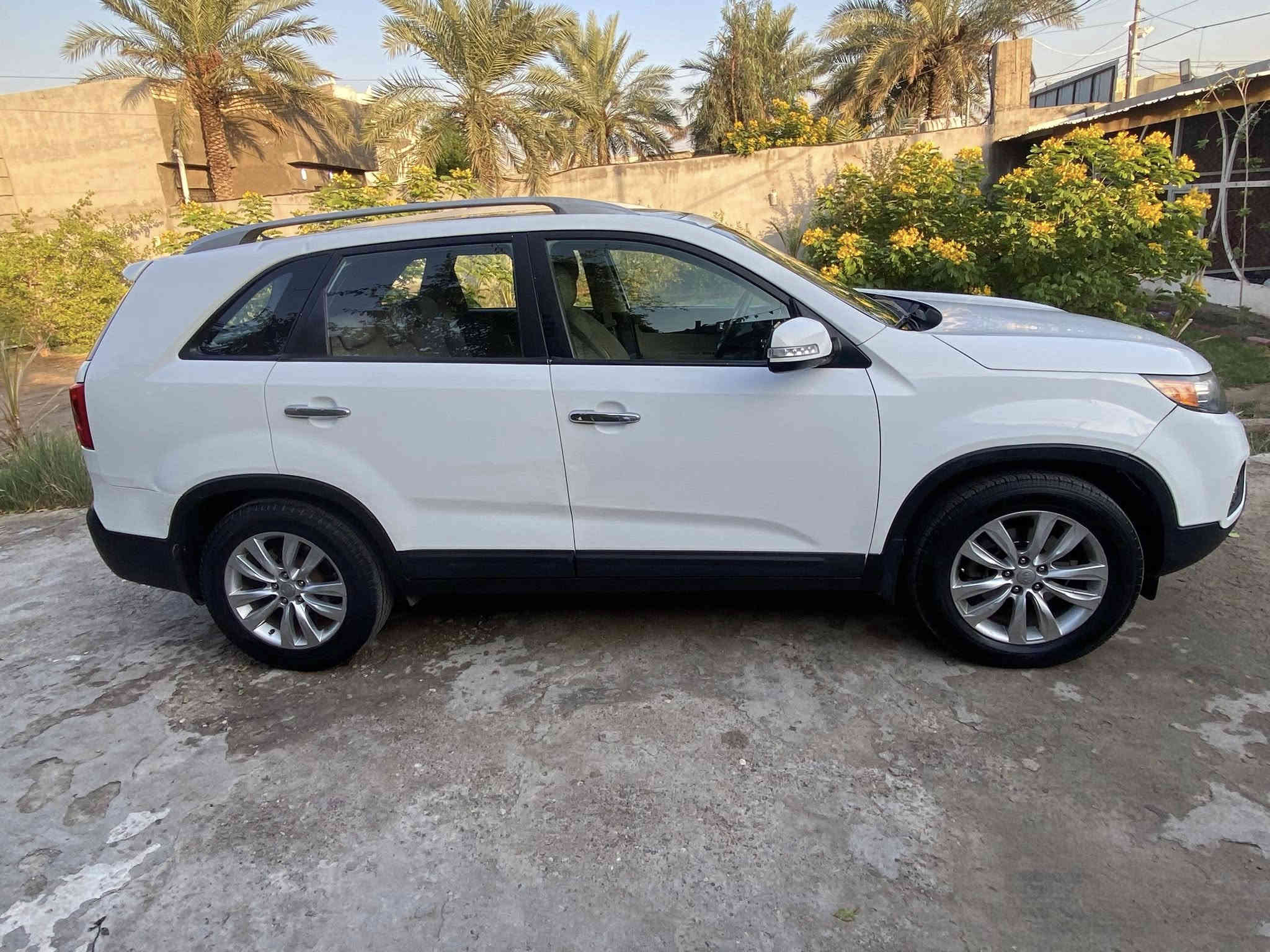 بسم الله الرحمن الرحيم 
-سورنتو ٢٠١٢ خليجي للبيع 
-٦ سلندر  ٧ راكب
-ثلاث قطع تبريد
-حساسات امامي خلفي + جرس انذار 
-مكينه وكير مكفول شرط ما مفتوح
-رقم بغداد دولي هزه جديده
-تخم تاير جديد 
-كامره خلفيه 
-مري شفط + اشاير مري
-تحكمات ستيرن
-المسافه المقطوعه ١٦٠ حقيقي
-لايت جديد لد 
-بيها جاملغ وباب الصدر صبغ اثر شخوط بدون دواخل وجزء من البنيد
-مكان السياره بغداد بوب الشام
-السعر (١٥٢  $ )للتواصل على الرقم 
-***********
