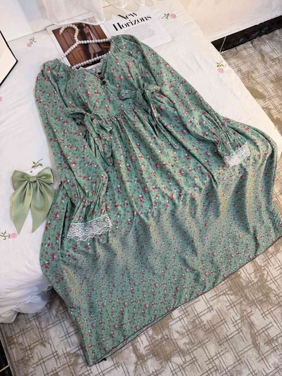 فستاني الجنه  🥹 🫰 يموووت بالبس 🎀 💅
الخامه :  كشمير بت هوفن بارد بالبس يجنن
هالمره يكون ردن كامل💅😍 
السعر : ١٥ الف
القياسات : l.. Xl.. 2xl
─────────────────
الحجز دايركت 📩
او رقم الواتس ***********
─────────────────
أسعار التوصيل....

. داخل الكوت 2,000
. اقضيه ونواحي 4,000
. بغداد وجميع المحافظات 5,000
─────────────────
#فستان #دشاديش #صيفي #باربي
