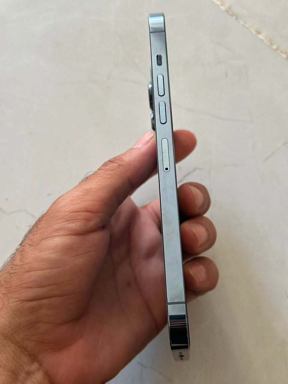 سلام عليكم ايفون 13 برو ماكس
ذاكره 256  
بطاريه مبدله جديده اصليه 100
نضافه يخبل 
بيه ضربه صغيره بلخلف و بيه فيس ايدي ما يشتغل 

السعر 350 الف. وبيه مجال بسيط 

لتواصل :***********
