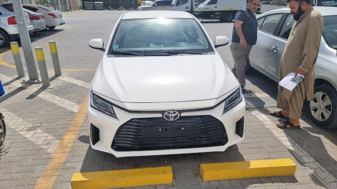 السلام عليكم لبيع تويوتا يارس ابيض خليجي وكالة الفطيم2023حره رقم بصره انكليزي تحويل ثاني يوم داخل بيجي للاستفسار الاتصال ع رقم***********
