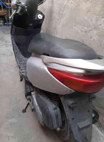 (بريز ياباني نوزل خطين)سرعة (140) نص نكرة سلف بكل وقت لاتبخير ولا نظوح مجفتة تجفيت شركة اصلي كهربائيات كلهة شغالة قفل ستيرن قفل صندوك  بس كفراتهة تعبانة موضحة بلصور وكلج بي عتة بس يمشي عادي السعر(400) بيه مجال قليل حك الجية مكاني بغداد الجديدة (‎0778 243 3293)
