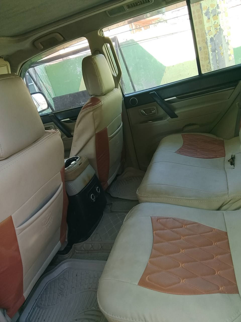 السلام عليكم من رخصة الأدمن
باجيرو 2009 محتثه 
مكفولة گير ومكينة
مكينة حجم 3500
6 سلندر حبتور كامل مواصفات
رقم إنكليزي بغداد سنوي ال 31,تسقط
دشبول طسه كامل مكمل سيارا فول على كل عيب 
مكاني ديالى الخالص سعديه الشط 
والسيارة بأسمي مداور ثاني يوم
سعرها 145وبيها مجال 
رقمي ***********
