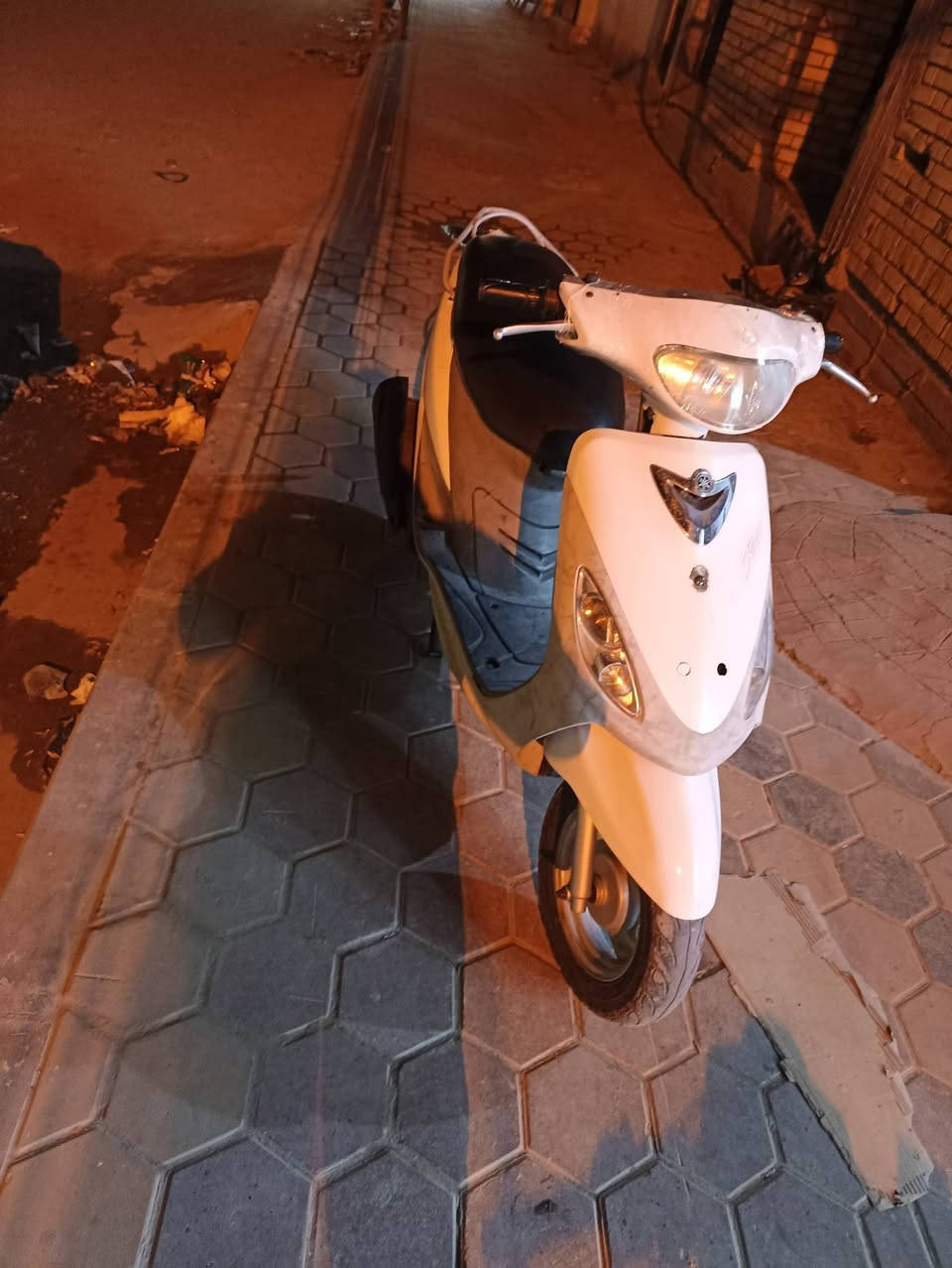 دراجه ماكس منغولي بوشه 50 بلاد نظافه 90% كامل مواصفات كل نقص ما بيها مكاني ناصريه  الشهداء ***********
