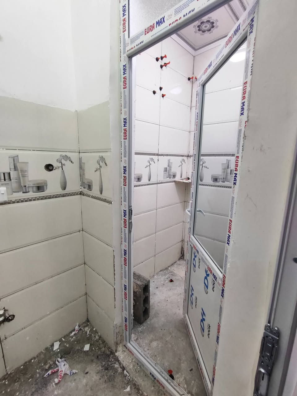 🕌بەناوی خــــــوای گــــــەورە🕌

#خانووی_نموونەی_بۆ_فرۆشتن  
ناونیشان 📍 قـــــەزای ڕزگاری (سموود)

◼️ گەڕەکی سٮــــــــــەنگاویەکان
◼️ نـزیـکی مزگەوتەتازەکە
◼️ ڕووبـەری ٦٫٢٠بـە ٢٠ = ١٢٠مـەتـرە
◼️ ڕێگـــــــــــــــــــەپــــــــــــــــێدانە

◼️ کـامـل ژوورەکـانـی سـەقـف جبسنبۆردە
◼️ دگتـی مـەرکـەزی بـۆ ھـەمـوو ژوورەکـانـی  کـراوە
◼️ ھـەمـوو ژوورەکـانـی مەتروبیست کاشیەوزەویەکەی لەبنەوەتاوەکوبەردەم دەرگای حەوش کاشیە
◼️ نـرخـەکـەی شـۆکـت دەکـات و پـەلـەبـکـە و لـە دەسـتـی مـەدە

🔴 ژوورەکـانـی ئـەم خـانـووە پـێـکـھـاتـووە لـە ⬇️

◼️ ژووری مــــــــــــیـوان
◼️ مـطــــــــــــــــــــــــبـخ
◼️ مسـاعـد مـطــــــــــبـخ
◼️ هـــــــــــــــــــــــۆڵـێـک
◼️ دوو ژووری نـووسـتـن
◼️ ڕۆشــــــــــــــــــــنـایـی  
◼️ مـشـتـەمــــــــــــەلـات@
ــــــــــــــــــــــــــــــــــــــــــــــــــــــــــــــــــــــــ
 
‌🔴بۆزانیاری زیاتر پەیوەندی بکە یا کۆمینتی بکە 
ژ.م***********  واتس ئاپ..تلیگرام..فایبەر

(نوسینگەی فریدون)بـۆكرينو فرۆشتني زەوي خانو باخ موڵكي توجاري پسوڵەي گوندە تازەكان بۆھەمو جۆرە موڵكيك پەيوەندي بە عەقاراتەوە ھەبيت لەشاري كەلارو ھەموگەرميان بەشيوەيەكي ياساي(ناونيشان نوسينگە گازينۆ گەرەك ئازادی گولانی نوسیــــنگەکەکان

🔵ئیوەی بەریزیش گەر مولکتان هەیەو اتانەوی بیدەن بەکری یاخود بیفروشن اوا اتوانن
🔸وینەی مولکەکەت
🔹روبەری مولکەکەت
🔴زانیاری تەواوی مولکە کەت
  ‌                                           بنیرە بو فایبەری ام ژمارە
***********
