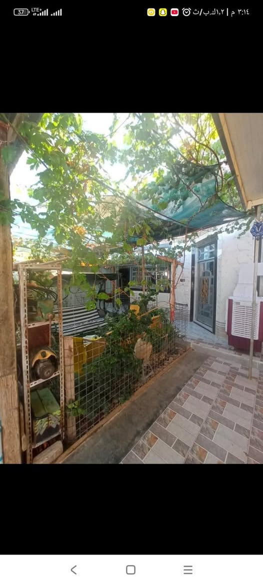 @إشارة  دار لبيع مساحه ٢٥٠ متر يحتوي عل ٣ غرف نوم و أربع حمامات بيت كامل جاهز بناء حديث مع قطعه ارض ٢٠٠ متر يعني مساحه كليه ٤٥٠ متر خدمات كامله مي كهرباء ⚡️ فول مكاني حله بدايت نيل قرب سجه سعر ١٢٧ وبي مجال لشراي تفاصيل اكثر *********** واتساب و خاص مفتوح ٢٤ ساعه
