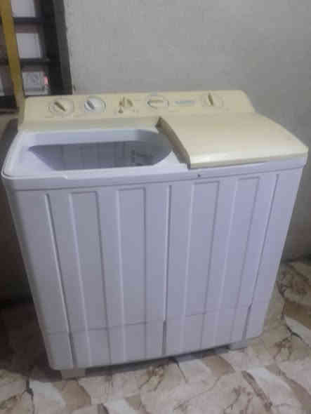 غسالات للبيع حجم كبير شرط الشغل غسل و تنشيف يغسلن بطانيات للإستفسار ***********
