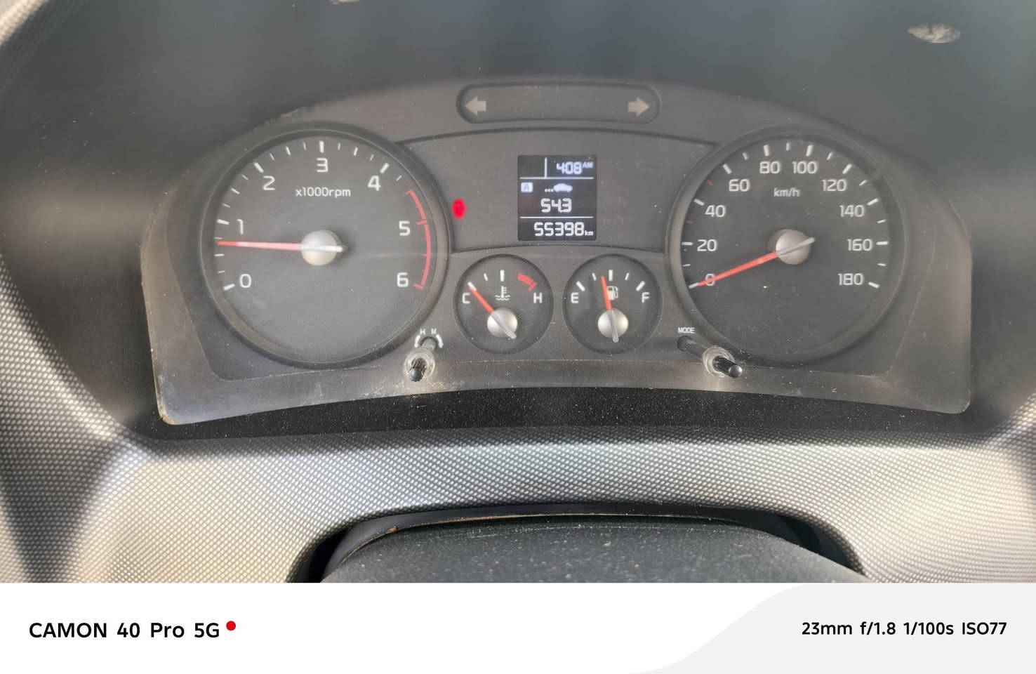 سلام عليكم للبيع كيه 2700 موديل 22 مكفوله وضع شركه ماشيه55الف مكاني بغداد السعر 143الستفسار اتصل على ***********0
