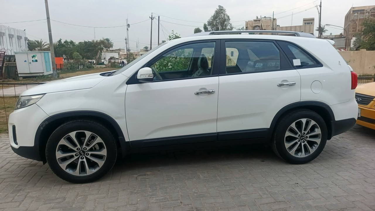 السلام عليكم للبيع كيا سورنتو 2014 خليجي 6 سلندر رقم بغداد سبعه راكب تلث قطع تبريد بصمه المري شفط السياره ماشيه 166 الف السعر 197 ورقه وبيه مجال للاستفسار أكثر الاتصال على الرقم ***********
