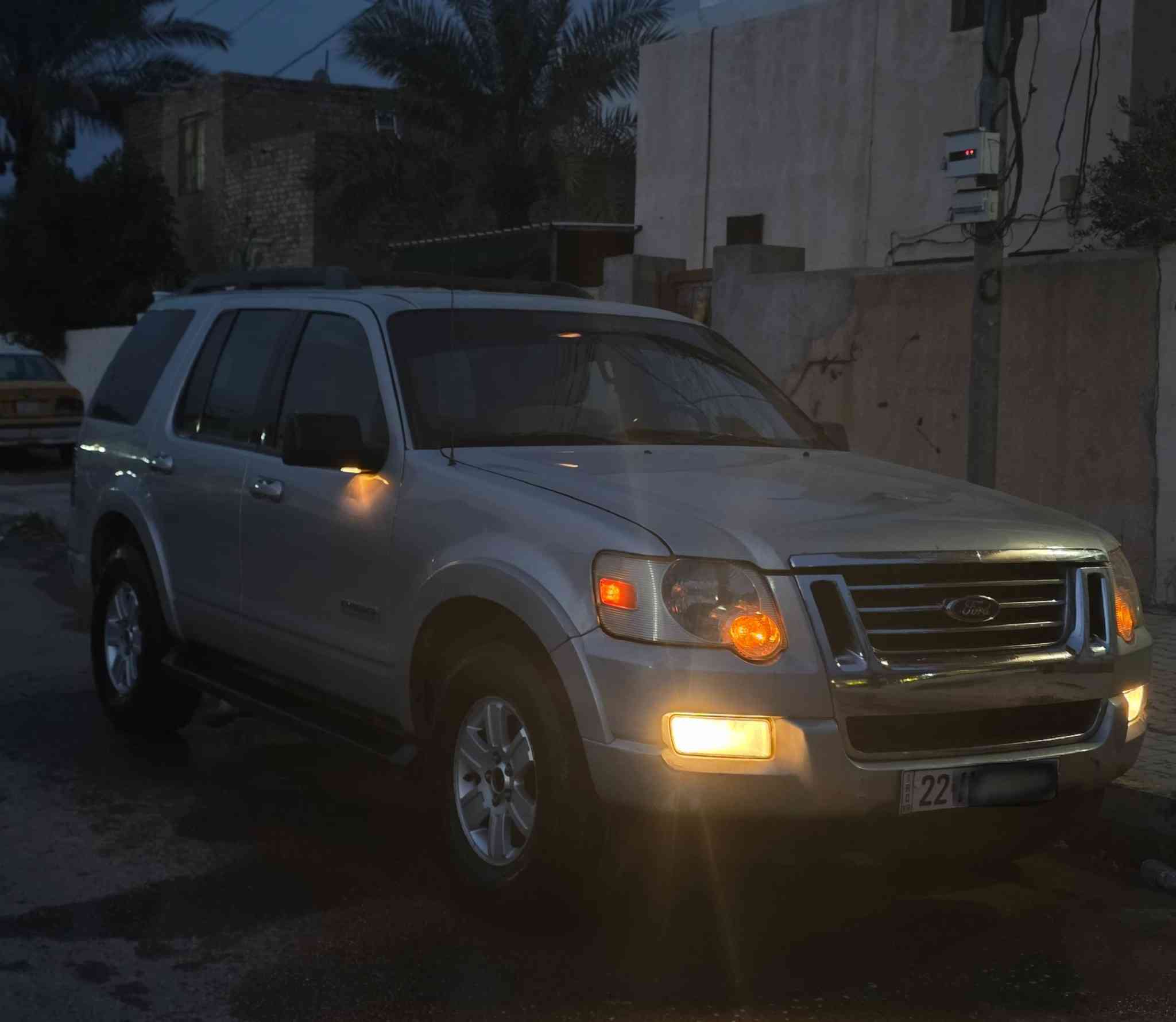 فورد اكسبلور 2008
كلين بدون صبغ ضربة
7راكب تبريد ٣ قطعه 
كير محرك جديد 
طخم تايرات جديد اصلي 
فورويل 
رقم اربيل22 سنوية جديد ل٣٠ 
 مكانه ديالى خانقين 
95 ومجال 
***********
