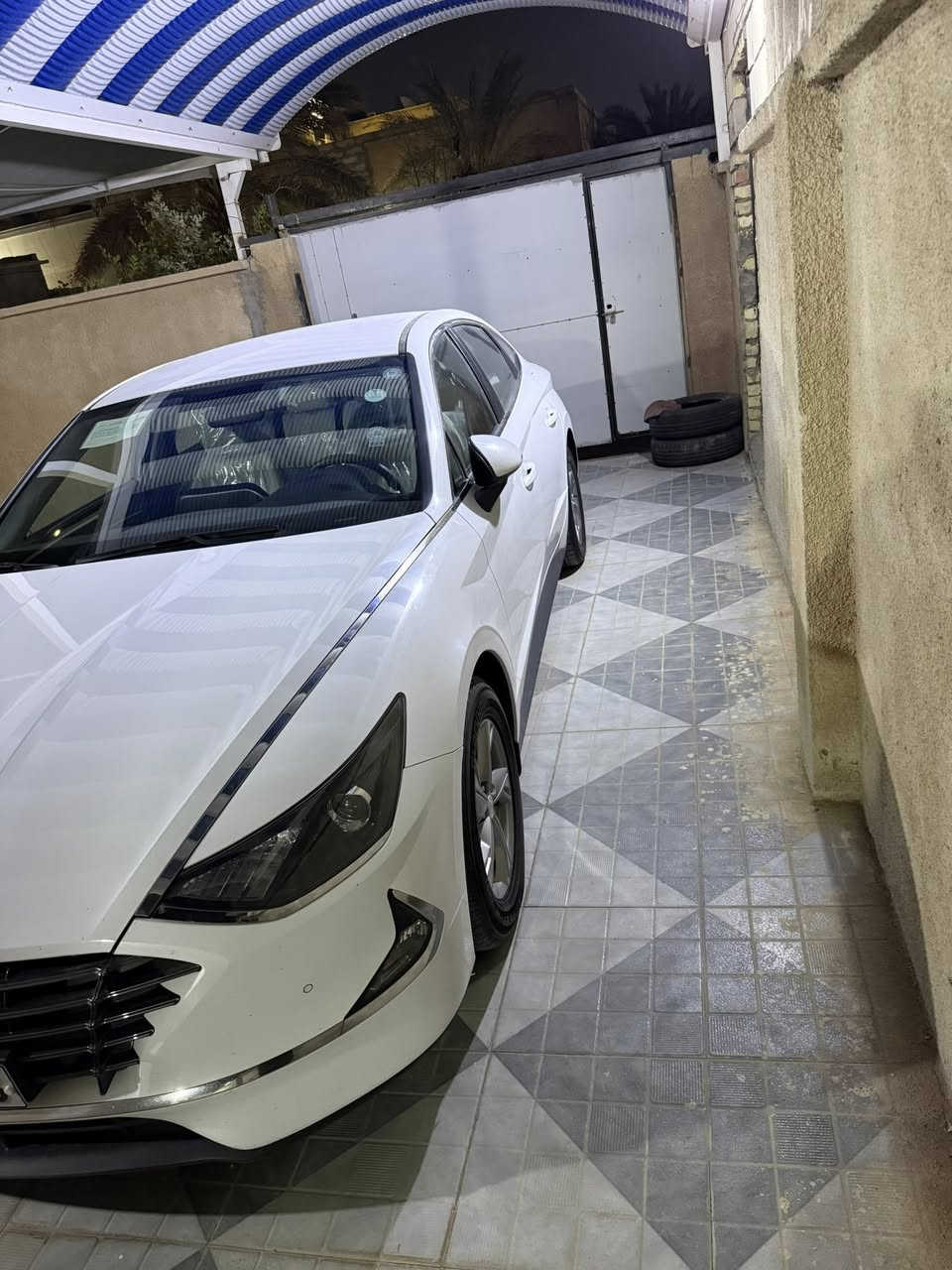 سلام عليكم للبيع سياره سوناتا ٢٠٢٣ خليجي رقم أربيل باسم شركة سياره مكفوله ماشيه ٧٤ الف 
سعرها ٢٠٠ وبيه مجال 
خور الزبير 
***********
