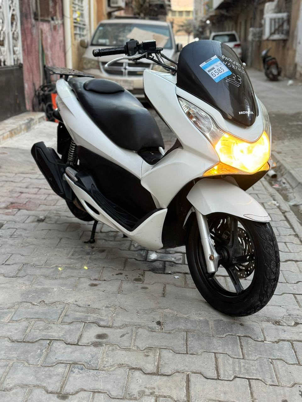 السلام عليكم للبيع دراجه pcxجيل الاول  دراجة مال رمبه ماخذها رمبه الدراجه وأعلى ايدي حجم مكينه 150ياباني الاصلي دراجه جديده مال جناي وعلئ ايدي لون مميز 
ياباني الاصلي دراجه كامله أستان كهربائي حساس ازدحام حرف Aدراجه جديده الدراجه مكينه لوك شلعه معدل خير من اللّٰه دراجه تكول جديده بمعنئ الكلمه واحلا من الصور مال جناي المكان بغداد دراجة مكفوله اي نقص مابيه السعر مليون 450
وبيها مجال بسيط  
اي استفسار ***********
