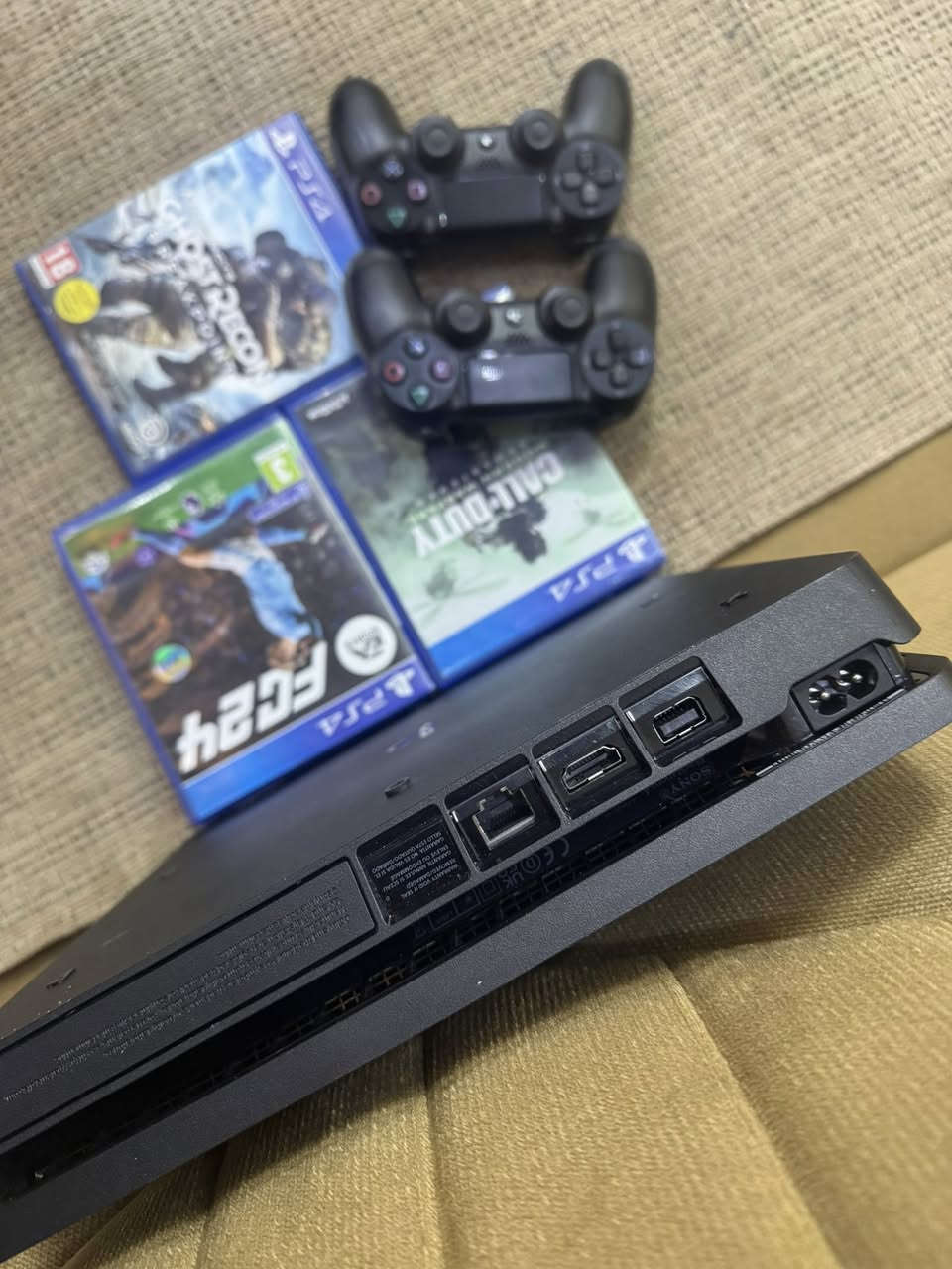 بلي فور سلم اون لاين وليس مهكر، ذاكرة 500
3 اقراص فيفا 24، كول اوف ديوتي، كوست
جوستك عدد 2 الاصلية ووحدة تجارية نوعية اصلية، مع جميع الوايرات والملحقات والكارتون
الجهازة مستخدم لكن مستخدم قليل جدًا 
ونظافة 100% تجي تشوفه بعينك ماعجبتك النظافة اخذه ببلاش 
السعر 250 وبي مجال قليل 
*********** فقط واتس واتصال 
خابرني وتدلل
