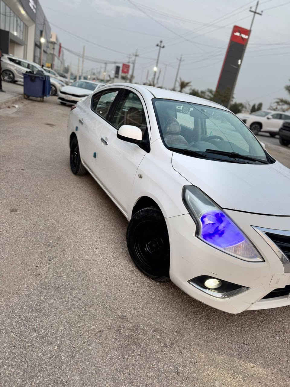 السلام عليكم نيسان صني 2021 هندي بليت الزركه سياره مكفوله كفاله عامه كير مكينه وحداديه وتخم تاير تبريد تدفئه سيار ماشيه 89 رقمها اربيل باسم شركه سنويه غير نافذه مكان السياره النجف سعر السياره 102 وبيها مجال للتواصل***********
